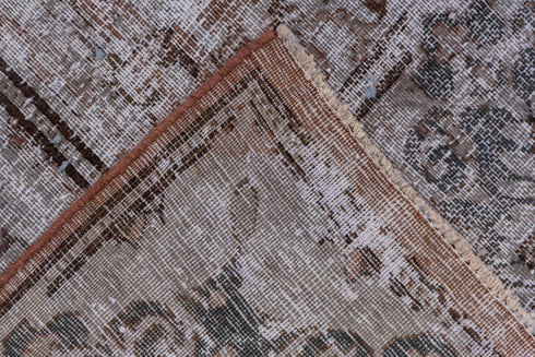 Vintage Distressed Area Rug (9' x 16')